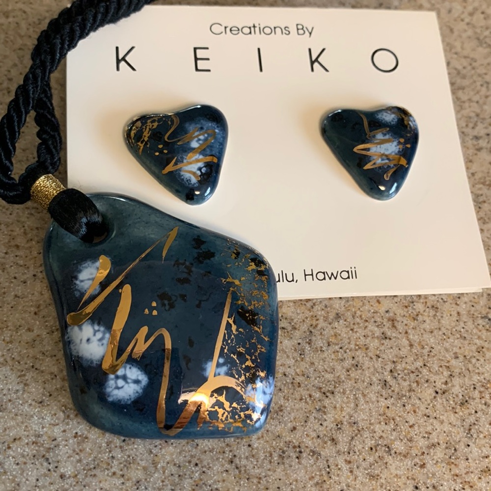 Beautiful Pendant & Earring set